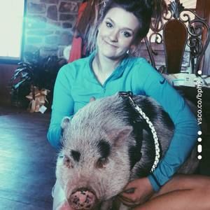 Meet your Posher, Bella paul